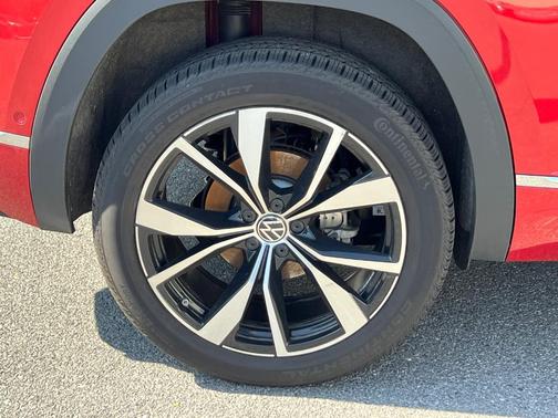 2025 Volkswagen Atlas Cross Sport 2.0T SEL Premium R-Line