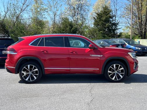 2025 Volkswagen Atlas Cross Sport 2.0T SEL Premium R-Line
