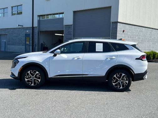 2025 Kia Sportage EX