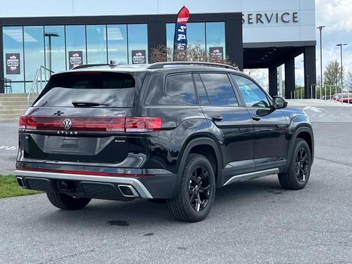 2025 Volkswagen Atlas 2.0T Peak Edition