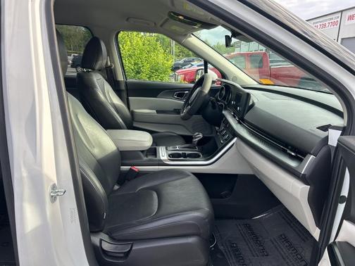 2022 Kia Carnival LXS