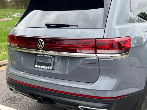 Pure Gray 2026 Volkswagen Atlas 2.0T SE W/TECHNOLOGY