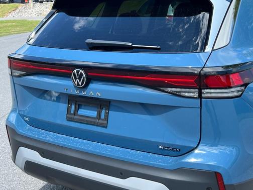2025 Volkswagen Tiguan 2.0T SE
