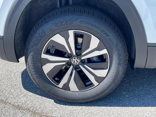 2026 Volkswagen Atlas Cross Sport 2.0T SE