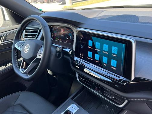 2026 Volkswagen Atlas Cross Sport 2.0T SE