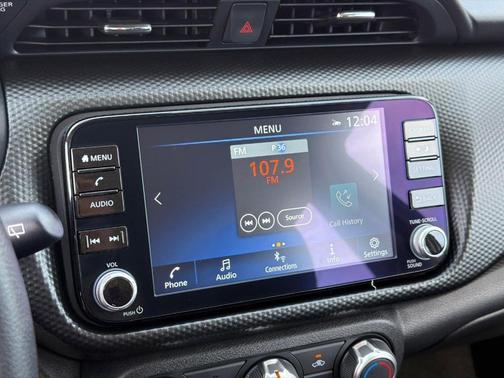 Aspen White / Super Black 2024 Nissan Kicks SV