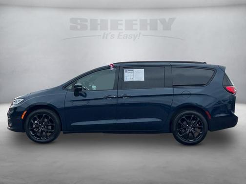 2023 Chrysler Pacifica Touring-L