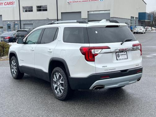 2022 GMC Acadia SLT