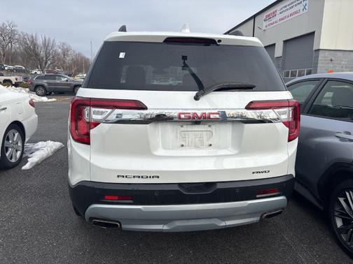 2022 GMC Acadia SLT