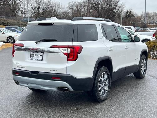 2022 GMC Acadia SLT