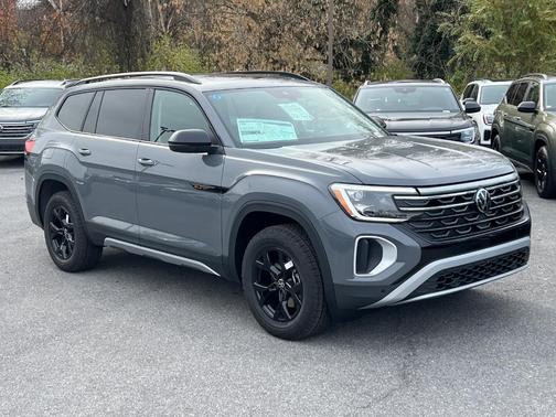 2025 Volkswagen Atlas 2.0T Peak Edition