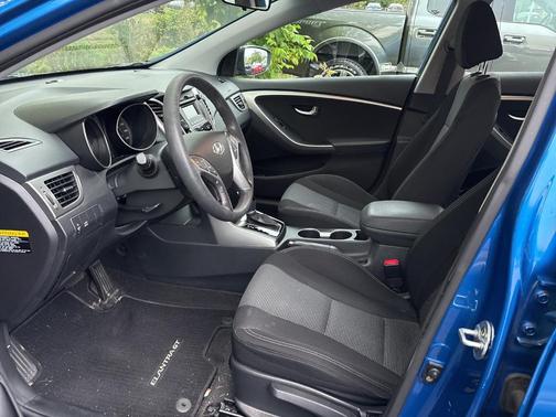 2017 Hyundai Elantra GT Base