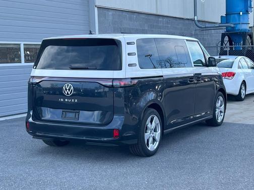 2025 Volkswagen ID. Buzz Pro S Plus