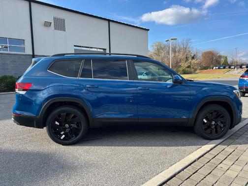 2025 Volkswagen Atlas 2.0T SE