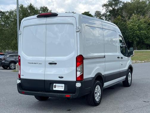 2018 Ford Transit-250 130 WB Medium Roof Cargo