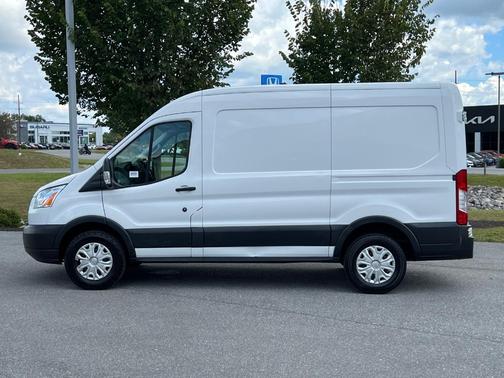 2018 Ford Transit-250 130 WB Medium Roof Cargo
