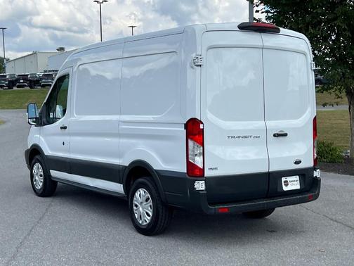 2018 Ford Transit-250 130 WB Medium Roof Cargo