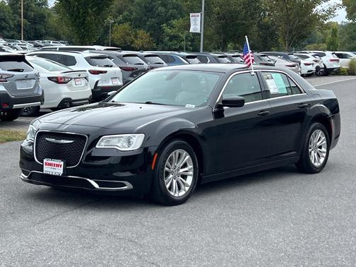 2017 Chrysler 300 Limited