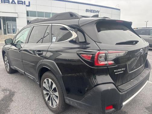 Crystal Black Silica 2023 Subaru Outback Limited XT