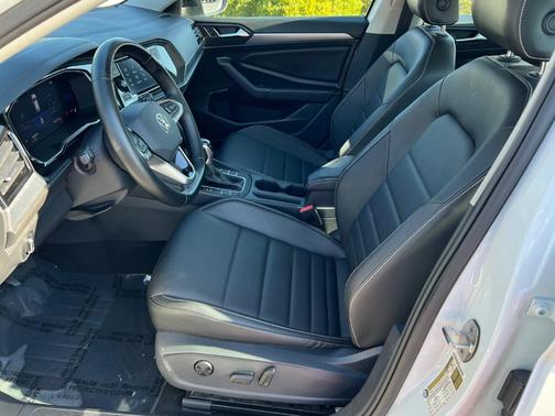 2022 Volkswagen Jetta 1.5T SE