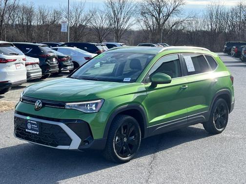 2025 Volkswagen Taos 1.5T SE