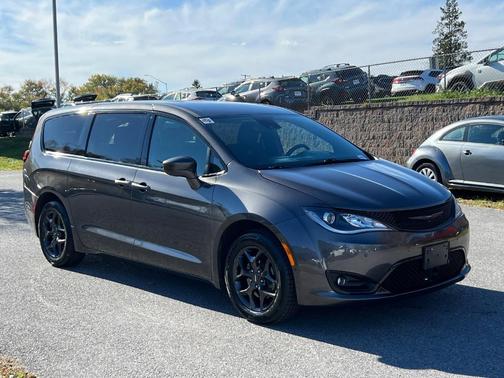2019 Chrysler Pacifica Touring Plus