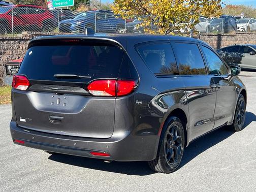 2019 Chrysler Pacifica Touring Plus