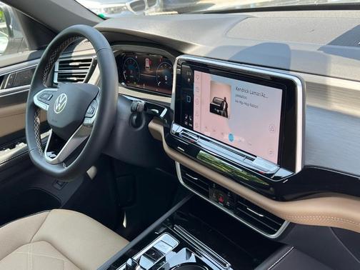 2025 Volkswagen Atlas Cross Sport 2.0T SE w/Technology