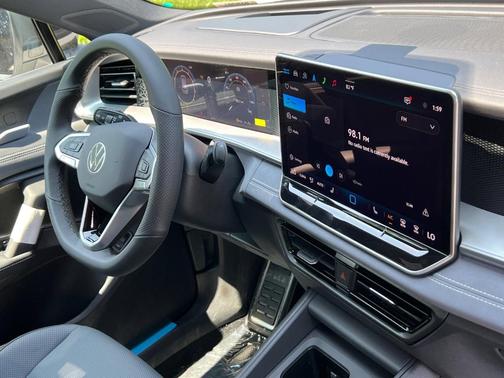 2025 Volkswagen Tiguan 2.0T SE R-Line Black