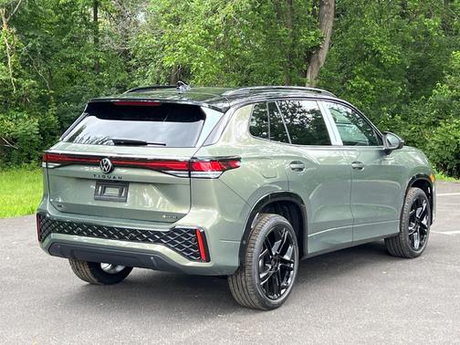 2025 Volkswagen Tiguan 2.0T SE R-Line Black