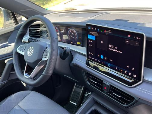 2025 Volkswagen Tiguan 2.0T SE R-Line Black