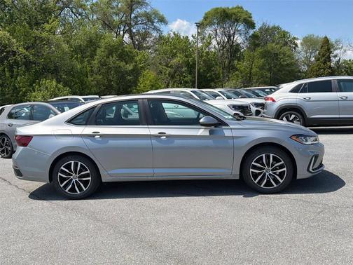 Pyrite Silver Metallic 2026 Volkswagen Jetta 1.5T SE