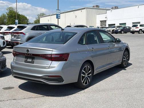 Pyrite Silver Metallic 2026 Volkswagen Jetta 1.5T SE