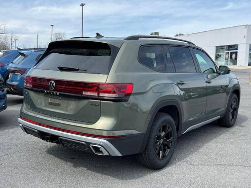 2025 Volkswagen Atlas 2.0T Peak Edition