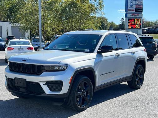 2023 Jeep Grand Cherokee Altitude