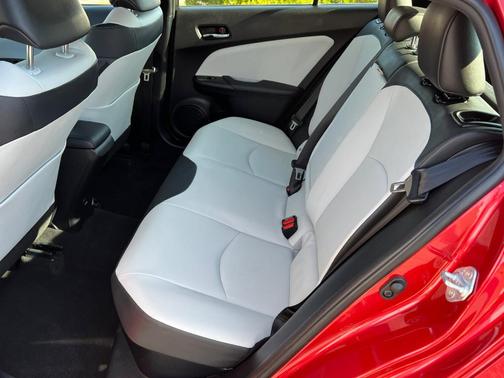 2017 Toyota Prius Four Touring