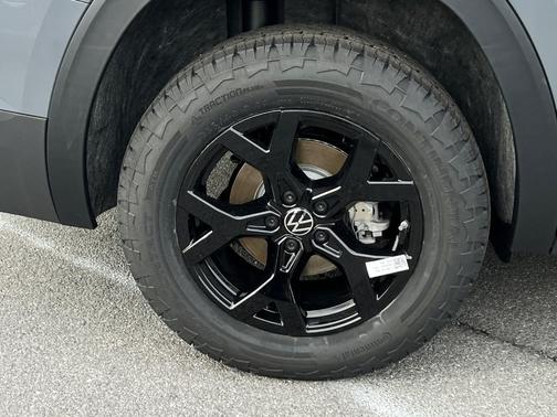 2025 Volkswagen Atlas 2.0T Peak Edition