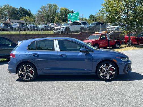 2025 Volkswagen Golf GTI 2.0T SE