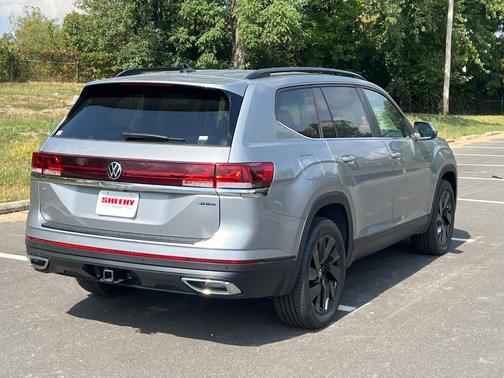 2025 Volkswagen Atlas 2.0T SE