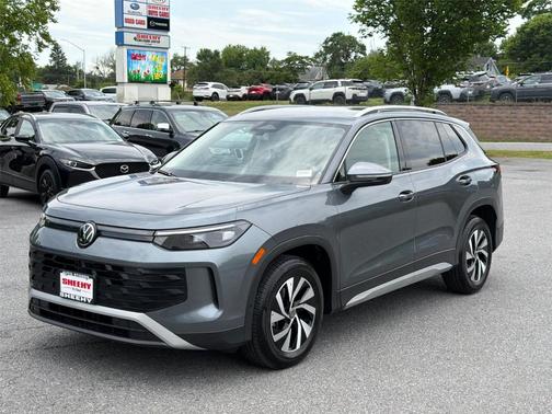 Platinum Gray Metallic 2025 Volkswagen Tiguan 2.0T S