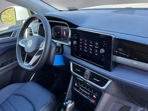 2026 Volkswagen Taos 1.5T SEL