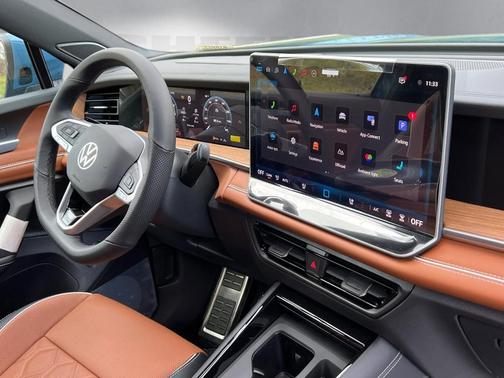 2026 Volkswagen Tiguan 2.0T SEL R-Line