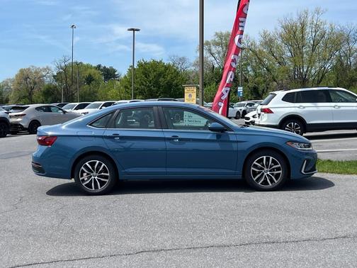 2025 Volkswagen Jetta 1.5T SE
