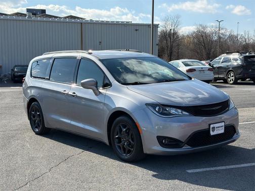 2018 Chrysler Pacifica Touring-L Plus
