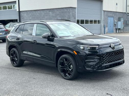 2025 Volkswagen Tiguan 2.0T SE R-Line Black
