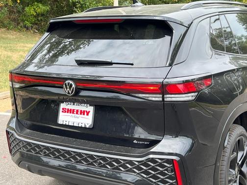 2025 Volkswagen Tiguan 2.0T SE R-Line Black