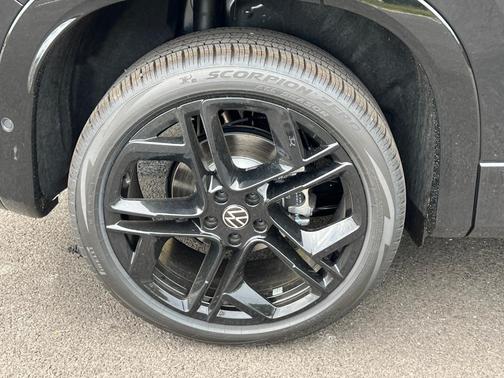 2025 Volkswagen Tiguan 2.0T SE R-Line Black