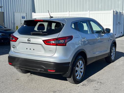 2020 Nissan Rogue Sport S