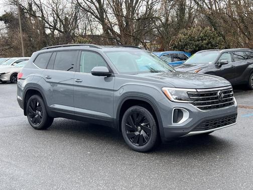 2025 Volkswagen Atlas 2.0T SE