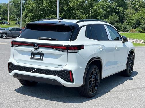 2025 Volkswagen Tiguan 2.0T SE R-Line Black